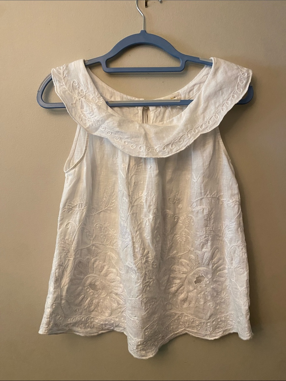 Anthropologie Meadow Rue White Embroidered Sleeveless Camisole Scalloped Collar